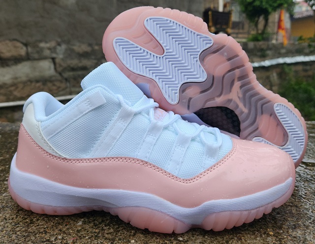 Air Jordan 11 Retro Low Legend Pink